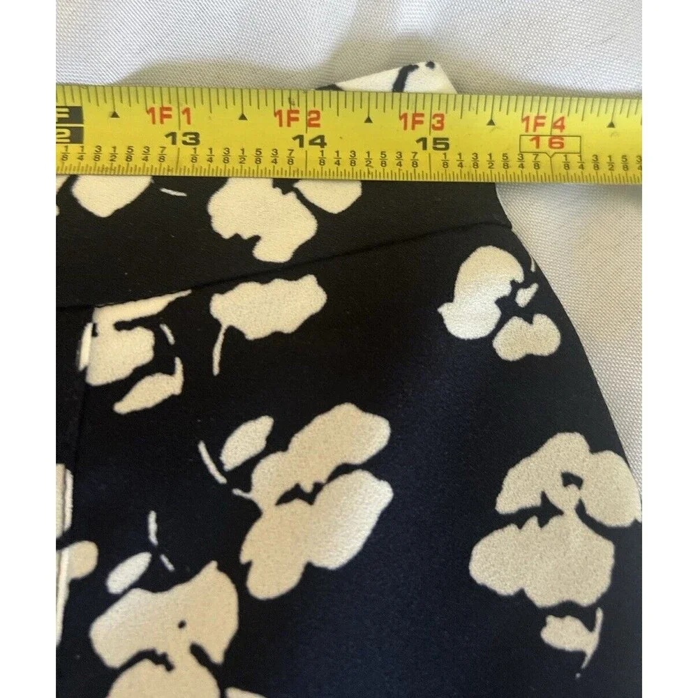 Ann Taylor Pleated Trumpet Skirt Sz 8 Navy with White Floral Lined - Picture 4 of 9